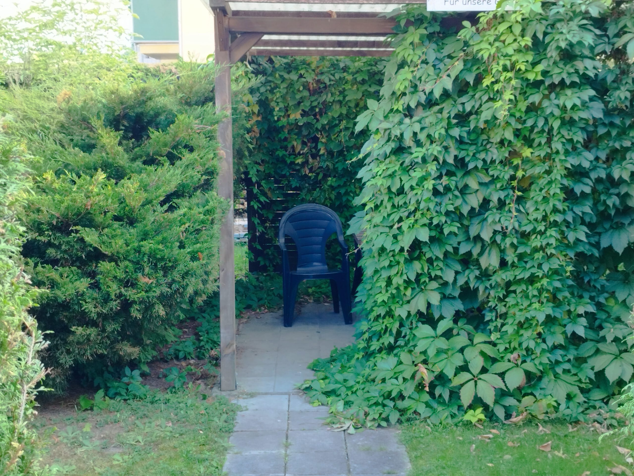 Pavillion mit Begrünung Pension Bane